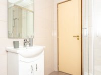 Eladó családi ház, Abaligeten 139 M Ft, 8 szobás