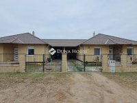 Eladó ikerház, Nyáregyházán 84 M Ft, 4 szobás