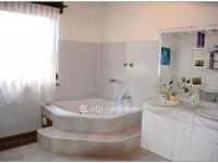 Eladó családi ház, Monoron 1269 M Ft, 14 szobás