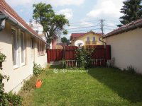 Eladó családi ház, Szigetszentmiklóson 85 M Ft, 5+1 szobás