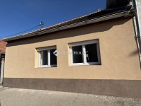 Eladó családi ház, Esztergomban 50.9 M Ft, 3 szobás