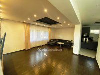 Eladó családi ház, Szigetcsépen 158.9 M Ft, 5 szobás