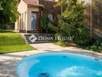 Eladó családi ház, Pécsett 460 M Ft, 8 szobás