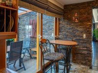 Eladó családi ház, Pécsett 460 M Ft, 8 szobás