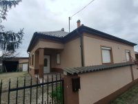 Eladó családi ház