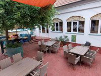 Eladó hotel, Szóládon 299 M Ft, 8 szobás / költözzbe.hu