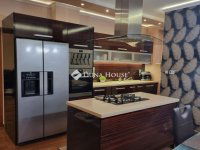 Eladó családi ház, Villányban 99.5 M Ft, 6 szobás