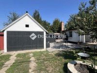 Eladó családi ház, Vecsésen 113.9 M Ft, 3 szobás