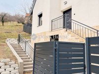 Eladó téglalakás, Pécsett 84.9 M Ft, 3 szobás