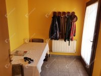 Eladó családi ház, Komáromban 52 M Ft, 5 szobás