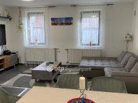 Eladó családi ház, Felsőpakonyban 109.8 M Ft, 6+1 szobás