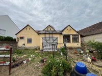 Eladó családi ház, Szászváron 29.99 M Ft, 5 szobás