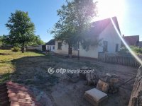 Eladó családi ház, Csemőn 57 M Ft, 3 szobás