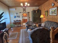 Eladó családi ház, Nyáregyházán 124.9 M Ft, 7 szobás