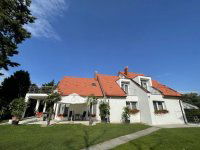 Eladó családi ház, Balatonbogláron 399 M Ft, 12 szobás