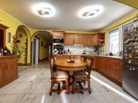 Eladó családi ház, Piliscsabán 164.9 M Ft, 7 szobás