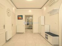 Eladó téglalakás, Pécsett 120 M Ft, 4 szobás