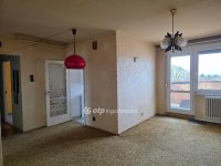 Eladó panellakás, Pápán 37.2 M Ft, 1+3 szobás