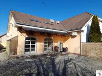 Eladó családi ház, Dombóváron 115 M Ft, 4+4 szobás