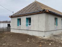 Eladó ikerház, Tápióbicskén 49.5 M Ft, 4 szobás