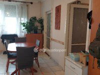 Eladó panellakás, Debrecenben 59.9 M Ft, 2+1 szobás