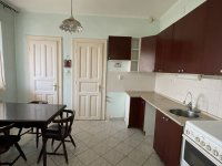 Eladó családi ház, Győrött 83.9 M Ft, 8 szobás