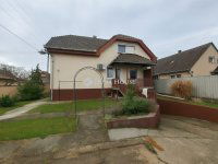 Eladó családi ház, Tápiószecsőn 82.9 M Ft, 4 szobás