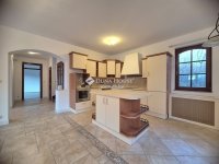 Eladó családi ház, Ürömön 229 M Ft, 5 szobás