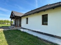Eladó nyaraló, Berkenyén 320 M Ft, 5 szobás