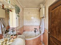 Eladó családi ház, Szigetszentmiklóson 109.9 M Ft, 8 szobás