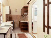 Eladó téglalakás, VI. kerületben, Nagymező utcában 75 M Ft