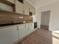 Eladó panellakás, Pécsett 44.9 M Ft, 2+1 szobás