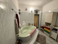 Eladó téglalakás, Pécsett 47 M Ft, 3 szobás