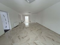 Eladó családi ház, Cecén 69.8 M Ft, 4 szobás