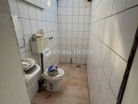 Eladó családi ház, Szegeden 8.9 M Ft, 2 szobás