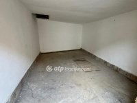 Eladó téglalakás, Pápán 51.9 M Ft, 1+1 szobás