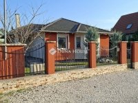 Eladó családi ház, Dunaharasztin 130 M Ft, 4 szobás