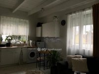 Eladó téglalakás, Szentendrén 64.5 M Ft, 2 szobás
