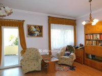 Eladó családi ház, Pécsett 299 M Ft, 9 szobás