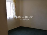 Eladó családi ház, Nyergesújfaluban 38 M Ft, 5 szobás