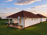 Eladó ikerház, Monoron 109.999 M Ft, 4 szobás