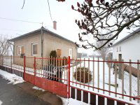 Eladó családi ház, Törtelen 32.9 M Ft, 3 szobás