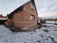 Eladó családi ház, Pápán 48.99 M Ft, 5 szobás