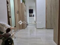 Eladó panellakás, Pécsett 57.9 M Ft, 3 szobás