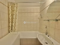 Eladó panellakás, Pécsett 38 M Ft, 2 szobás