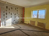 Eladó családi ház, Pécsett 54.99 M Ft, 3 szobás