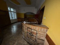 Eladó üzlethelyiség, Hódmezővásárhelyen 73.649 M Ft