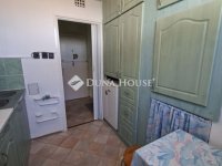 Eladó panellakás, Hatvanban 40 M Ft, 2 szobás