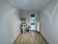 Eladó panellakás, Pécsett 49.9 M Ft, 3 szobás