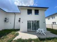 Eladó ikerház, Debrecenben 150 M Ft, 5 szobás